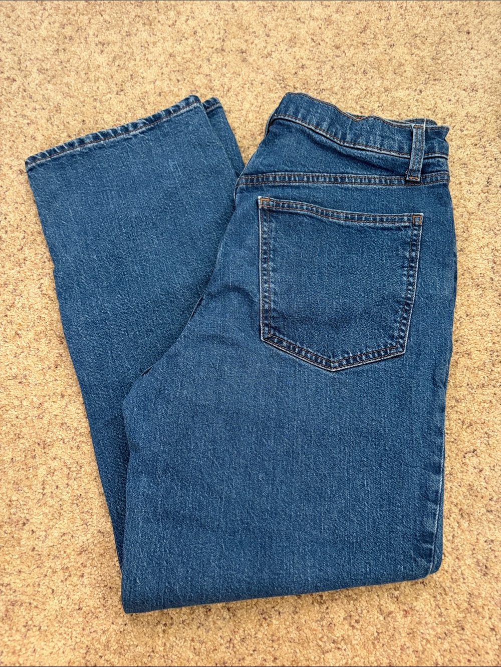 Universal Thread Women’s Dark Blue Straight Jeans